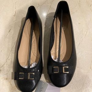 Samilor Women's Flat Elegant Round Toe Shoes - Black